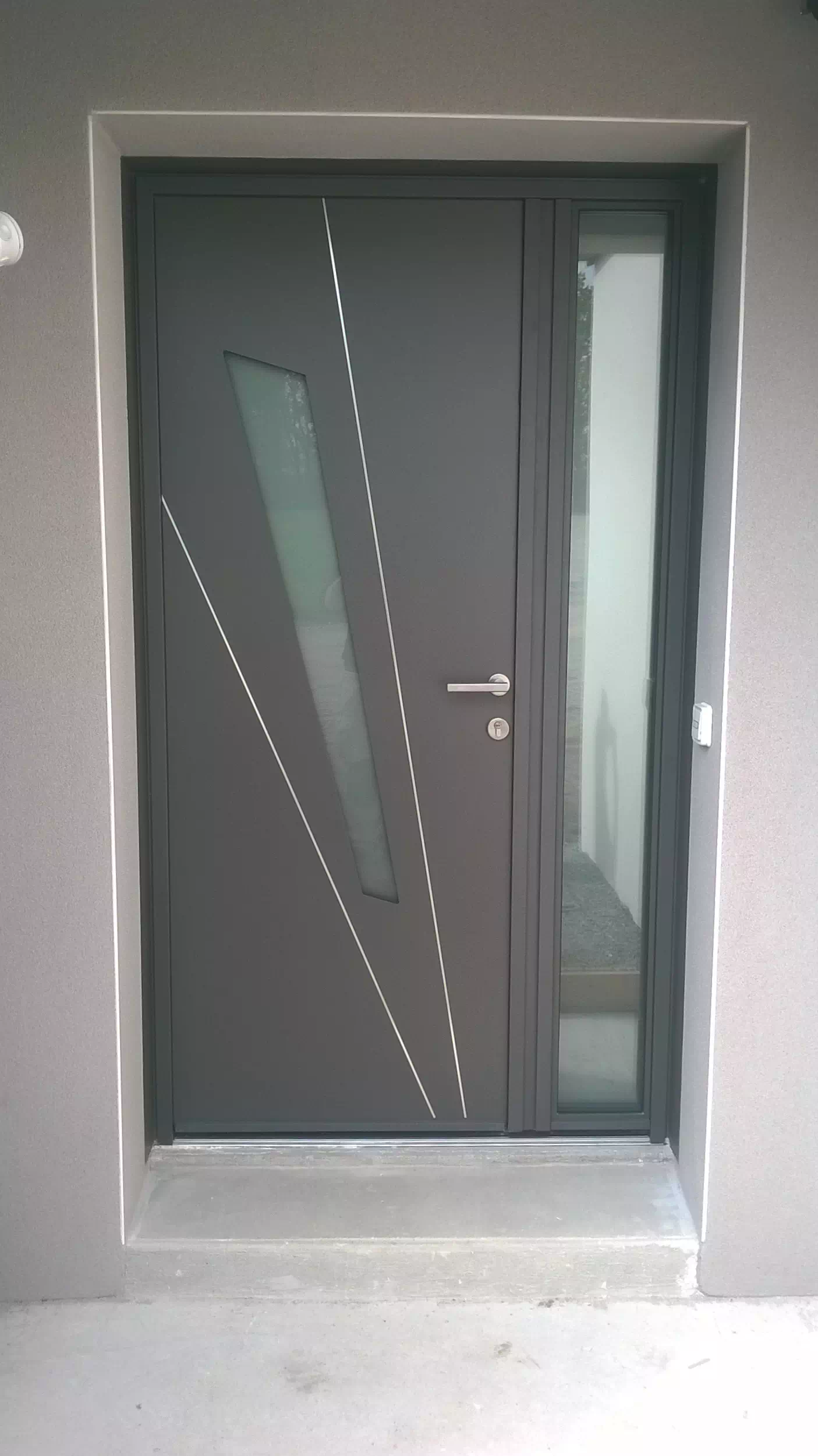 pose-porte-dentree-smcbois-leslucsusrboulogne (10) pose-porte-dentree-smcbois-leslucsusrboulogne (10)