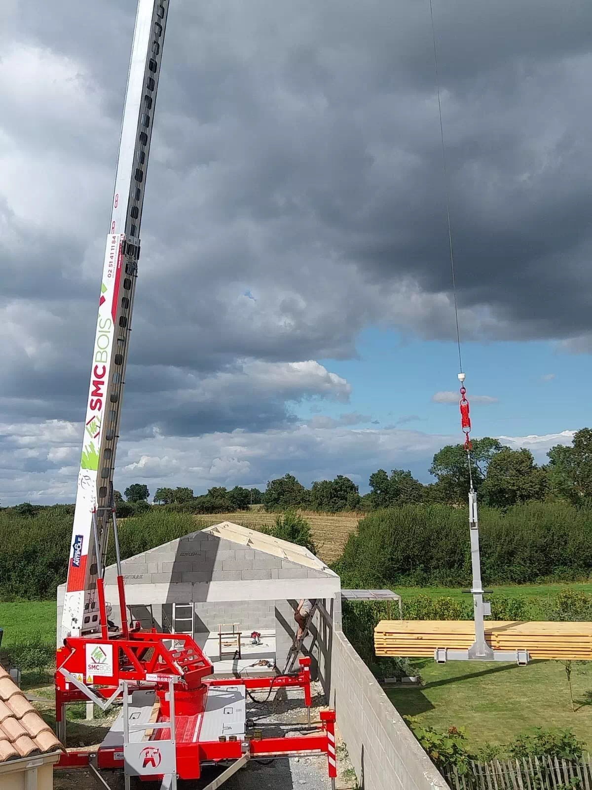 realisation-charpente-grue-smcbois-leslucsusrboulogne (14) realisation-charpente-grue-smcbois-leslucsusrboulogne (14)